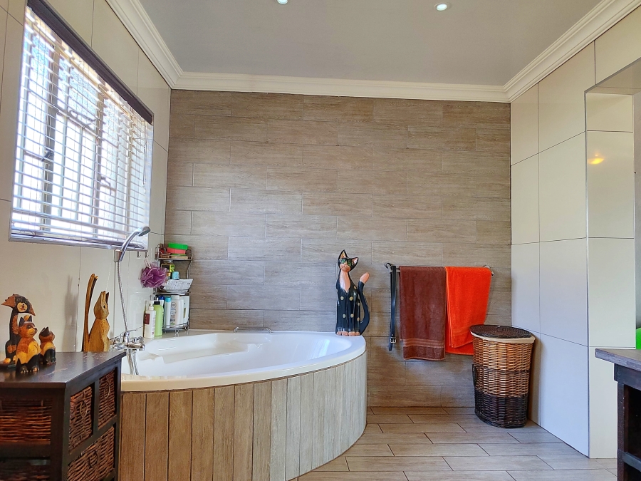 3 Bedroom Property for Sale in Meiringspark North West